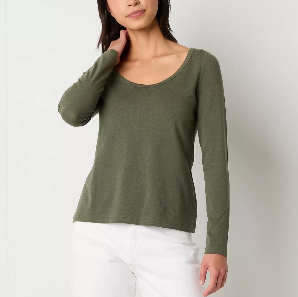 No Boundaries Olive Green Long Sleeve Scoop Neck Tee